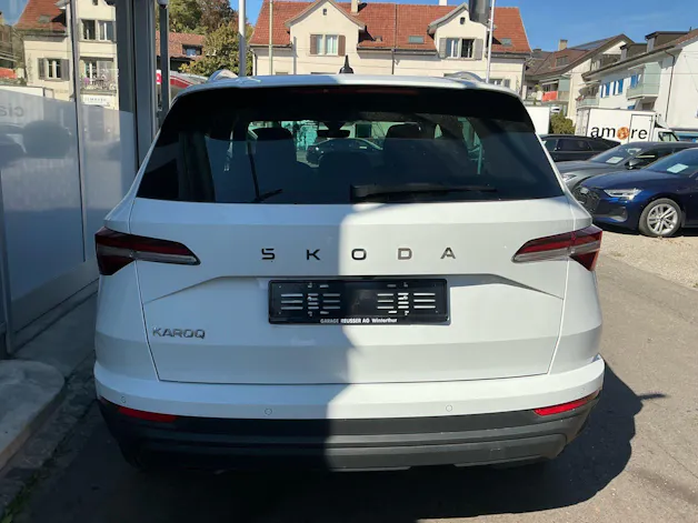 SKODA Karoq Selection *** FAHRZEUG HAT HAGELSCHADEN ***