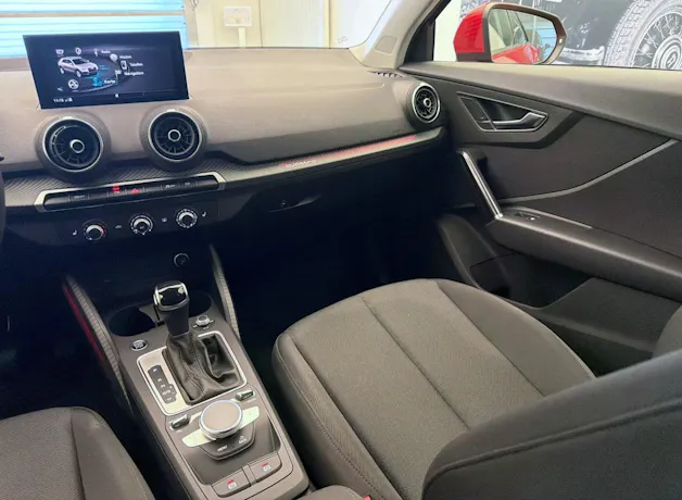 AUDI Q2 40 TFSI advanced Attraction quattro S-tronic