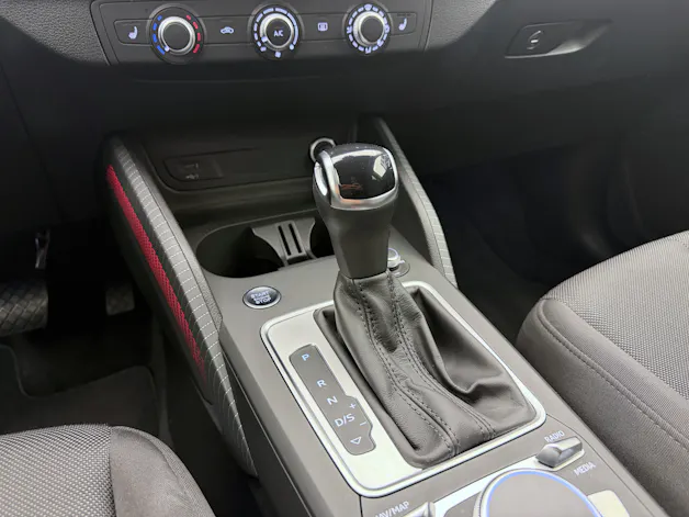 AUDI Q2 40 TFSI advanced Attraction quattro S-tronic