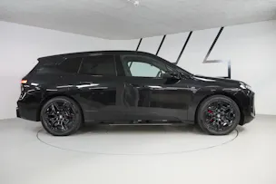 BMW iX M70 xDrive