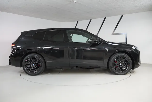 BMW iX M70 xDrive