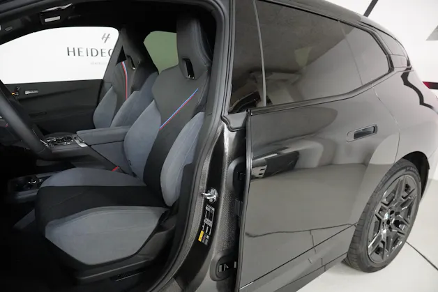 BMW iX M70 xDrive