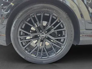 AUDI SQ8 SUV TFSI quattro tiptronic
