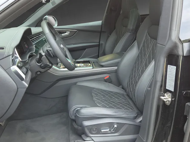 AUDI SQ8 SUV TFSI quattro tiptronic