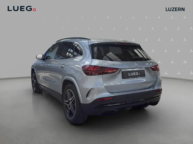 MERCEDES-BENZ GLA 250 4Matic 8G-DCT Swiss Star