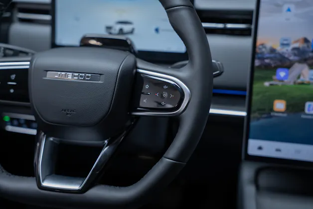 JAECOO 7 1.5TGDI HEV Exclusive DCT / Panorama-Schiebedach / Head-Up Display / 360° Kamera