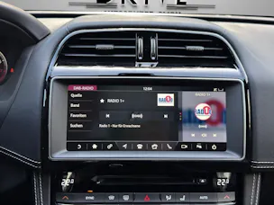 Jaguar F-Pace 3.0 V6 Prestige AWD Automatik *Panorama-Schiebedach*Carplay*Rückfahrkamera*