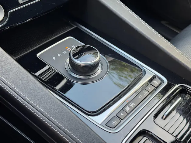 Jaguar F-Pace 3.0 V6 Prestige AWD Automatik *Panorama-Schiebedach*Carplay*Rückfahrkamera*