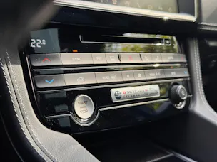 Jaguar F-Pace 3.0 V6 Prestige AWD Automatik *Panorama-Schiebedach*Carplay*Rückfahrkamera*