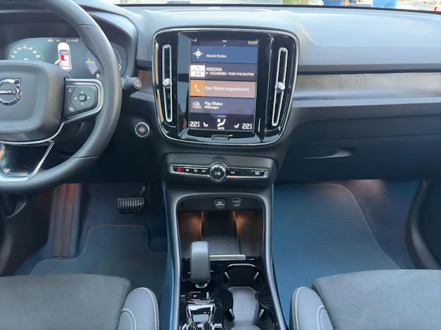 VOLVO XC40 1.5 T5 PiH Ultimate Dark