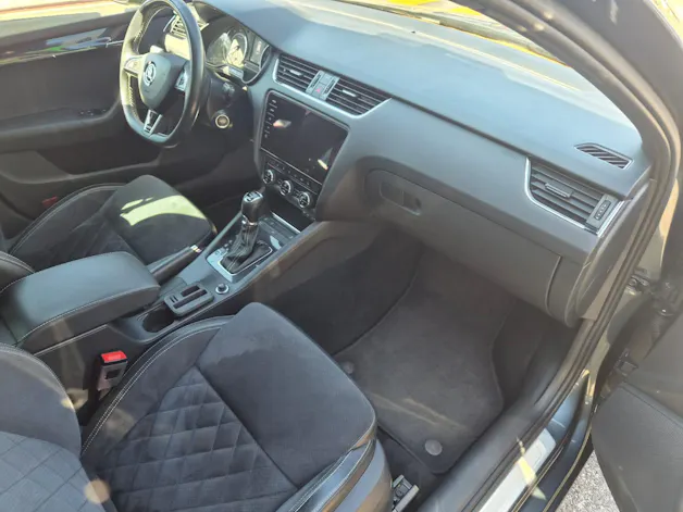 SKODA Octavia Combi 2.0 TSI RS DSG