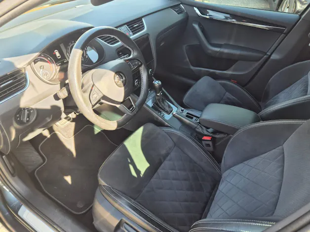 SKODA Octavia Combi 2.0 TSI RS DSG