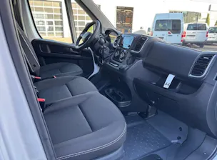 PEUGEOT Boxer 2.2 HDI 335 L2H2