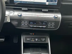HYUNDAI Kona 65,4 kWh Electric Amplia