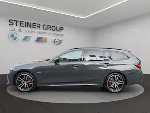 BMW 330e x DriveTouring Steptronic M Sport Pro
