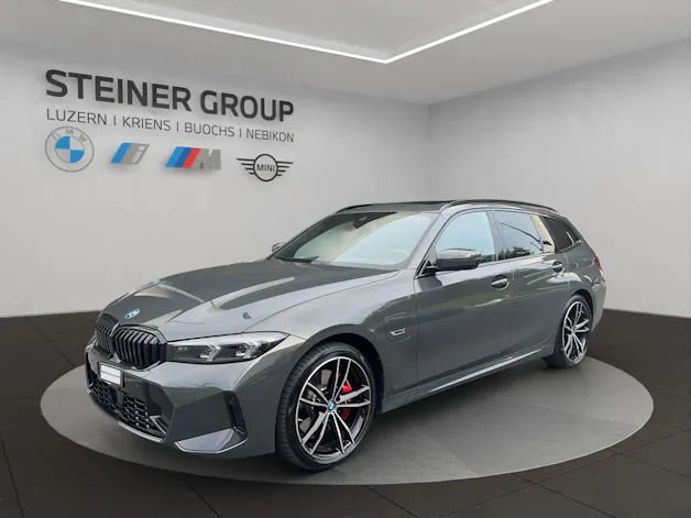 BMW 330e x DriveTouring Steptronic M Sport Pro