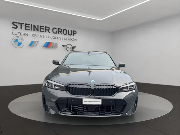 BMW 330e x DriveTouring Steptronic M Sport Pro