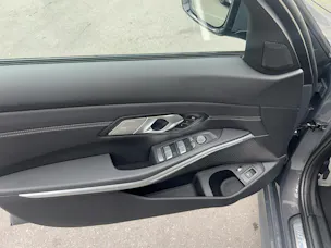 BMW 330e x DriveTouring Steptronic M Sport Pro