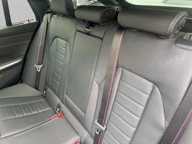 BMW 330e x DriveTouring Steptronic M Sport Pro