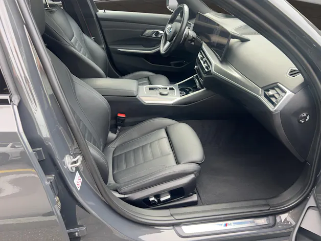 BMW 330e x DriveTouring Steptronic M Sport Pro