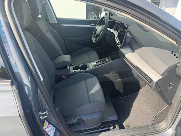 VW Golf 1.5 e TSI mHEV Basis DSG