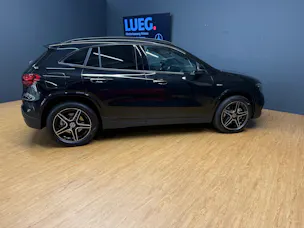 MERCEDES-BENZ GLA 250 e EQ Star - AMG / DISTRONIC / 360 Grad Kamera