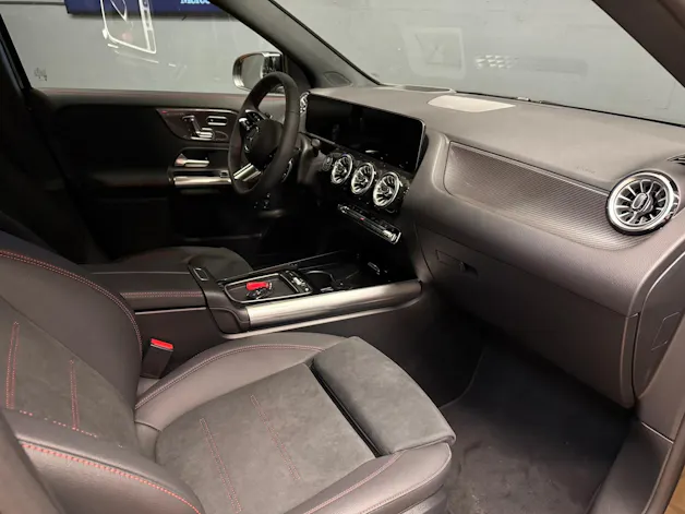 MERCEDES-BENZ GLA 250 e EQ Star - AMG / DISTRONIC / 360 Grad Kamera