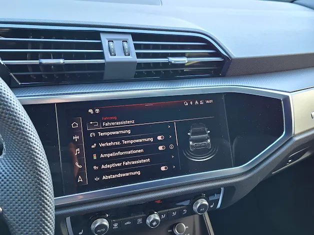 AUDI Q3 Sportback 35 TFSI S line Attraction S-tronic *CH-Fahrzeug mit Audi Garantie 5 J./100'000km*