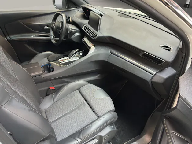 PEUGEOT 3008 1.6 BlueHDi GT Line EAT