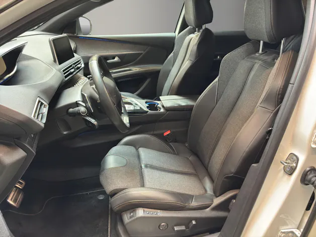 PEUGEOT 3008 1.6 BlueHDi GT Line EAT