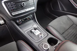 MERCEDES-BENZ A 45 AMG 4Matic "* Pack AMG * Caméra de Recul * Tempomat Adaptatif * Clim Auto * Jantes 18 * Aide à la Conduite *"