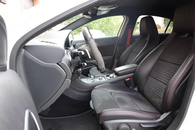 MERCEDES-BENZ A 45 AMG 4Matic "* Pack AMG * Caméra de Recul * Tempomat Adaptatif * Clim Auto * Jantes 18 * Aide à la Conduite *"