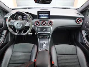 MERCEDES-BENZ A 45 AMG 4Matic "* Pack AMG * Caméra de Recul * Tempomat Adaptatif * Clim Auto * Jantes 18 * Aide à la Conduite *"