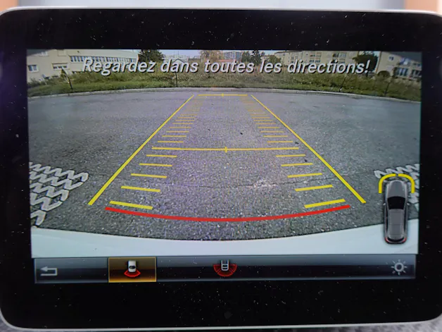MERCEDES-BENZ A 45 AMG 4Matic "* Pack AMG * Caméra de Recul * Tempomat Adaptatif * Clim Auto * Jantes 18 * Aide à la Conduite *"