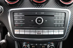 MERCEDES-BENZ A 45 AMG 4Matic "* Pack AMG * Caméra de Recul * Tempomat Adaptatif * Clim Auto * Jantes 18 * Aide à la Conduite *"