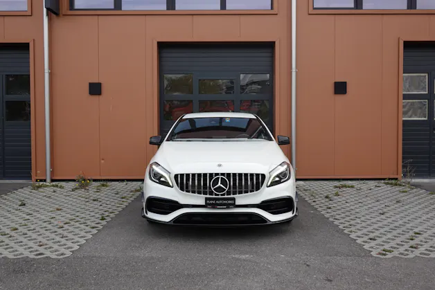 MERCEDES-BENZ A 45 AMG 4Matic "* Pack AMG * Caméra de Recul * Tempomat Adaptatif * Clim Auto * Jantes 18 * Aide à la Conduite *"