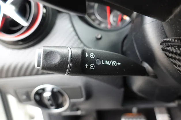 MERCEDES-BENZ A 45 AMG 4Matic "* Pack AMG * Caméra de Recul * Tempomat Adaptatif * Clim Auto * Jantes 18 * Aide à la Conduite *"