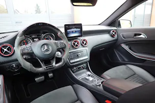 MERCEDES-BENZ A 45 AMG 4Matic "* Pack AMG * Caméra de Recul * Tempomat Adaptatif * Clim Auto * Jantes 18 * Aide à la Conduite *"