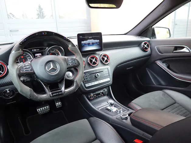 MERCEDES-BENZ A 45 AMG 4Matic "* Pack AMG * Caméra de Recul * Tempomat Adaptatif * Clim Auto * Jantes 18 * Aide à la Conduite *"
