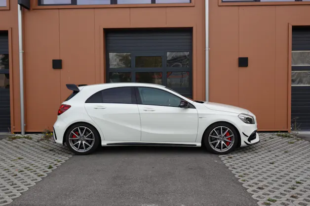 MERCEDES-BENZ A 45 AMG 4Matic "* Pack AMG * Caméra de Recul * Tempomat Adaptatif * Clim Auto * Jantes 18 * Aide à la Conduite *"
