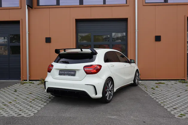 MERCEDES-BENZ A 45 AMG 4Matic "* Pack AMG * Caméra de Recul * Tempomat Adaptatif * Clim Auto * Jantes 18 * Aide à la Conduite *"