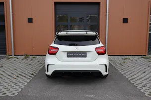 MERCEDES-BENZ A 45 AMG 4Matic "* Pack AMG * Caméra de Recul * Tempomat Adaptatif * Clim Auto * Jantes 18 * Aide à la Conduite *"