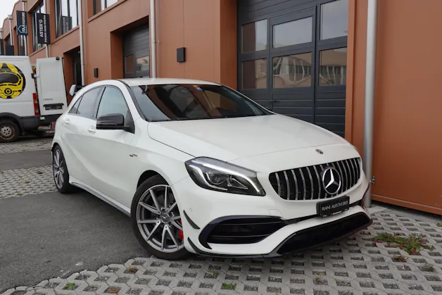 MERCEDES-BENZ A 45 AMG 4Matic "* Pack AMG * Caméra de Recul * Tempomat Adaptatif * Clim Auto * Jantes 18 * Aide à la Conduite *"