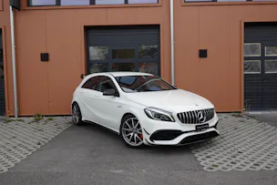 MERCEDES-BENZ A 45 AMG 4Matic "* Pack AMG * Caméra de Recul * Tempomat Adaptatif * Clim Auto * Jantes 18 * Aide à la Conduite *"