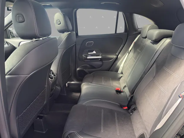 MERCEDES-BENZ GLA 220d 4Matic 8G-DCTSwiss Star