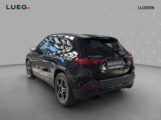 MERCEDES-BENZ GLA 220d 4Matic 8G-DCTSwiss Star