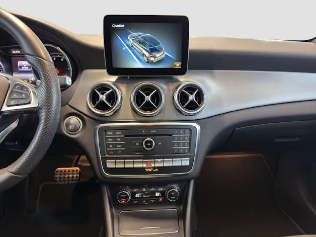 MERCEDES-BENZ GLA 250