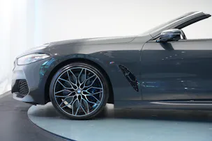 BMW M850i xDrive Steptronic *CH-Fahrzeug* *Dravitgrau* *B&W*