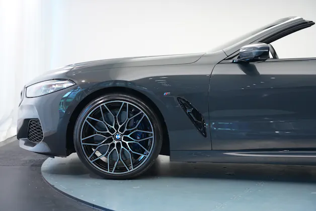 BMW M850i xDrive Steptronic *CH-Fahrzeug* *Dravitgrau* *B&W*