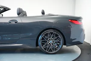 BMW M850i xDrive Steptronic *CH-Fahrzeug* *Dravitgrau* *B&W*